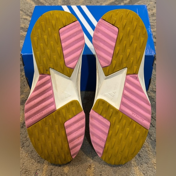 ✨Women's Sz 8 Adidas Avryn_X  adidas boost Cloud White Gold Running Shoes - Picture 4 of 5